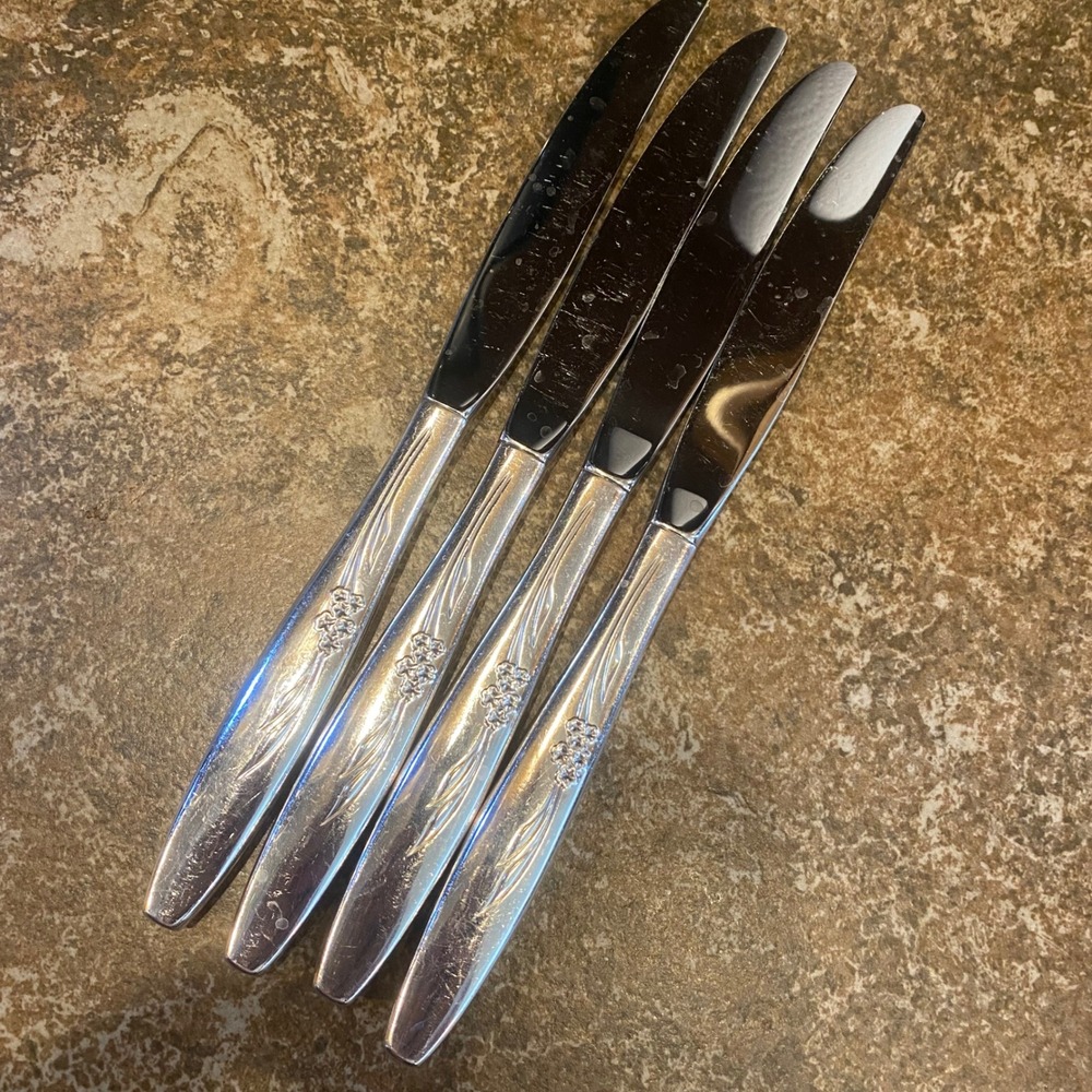 Oneida Dinner Knives 4pc Silver Enchantment Gentle Rose Silver Plated Flatware